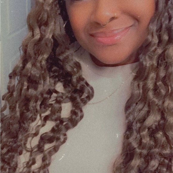 Meet your Posher, Shevon - Picture 4 of 5